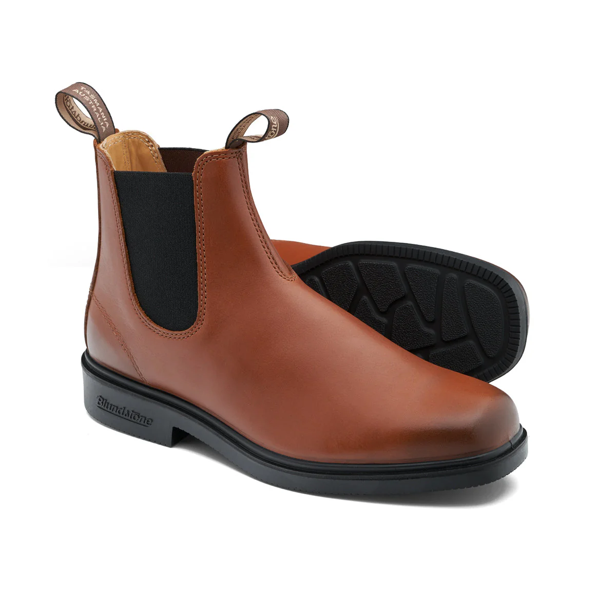 Blundstone 2244 Chisel Toe Dress Boot in Cognac - Image 3