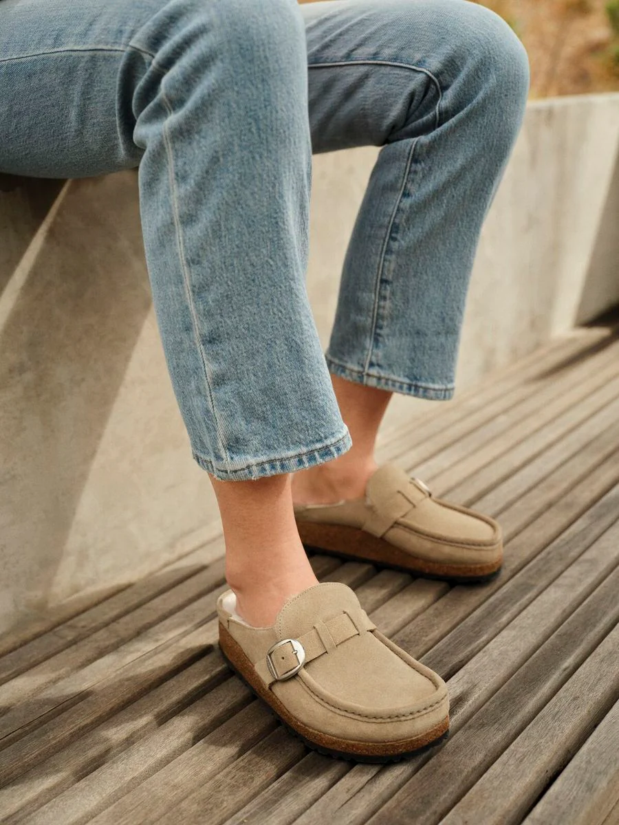 Birkenstock Buckley Shearling Clog – Taupe - Image 4