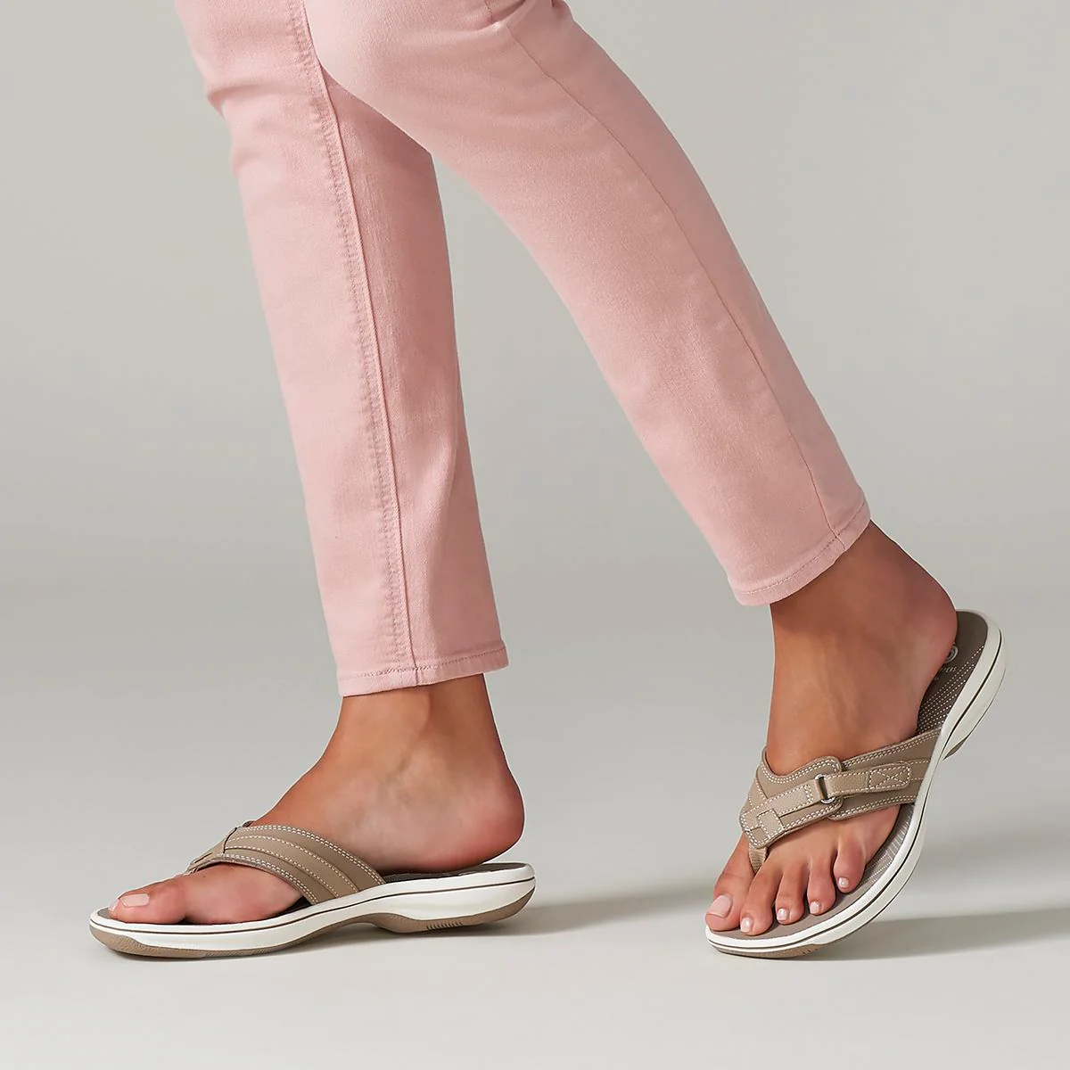 Clarks Breeze Sea Women's Thong Sandals in Taupe - Image 5