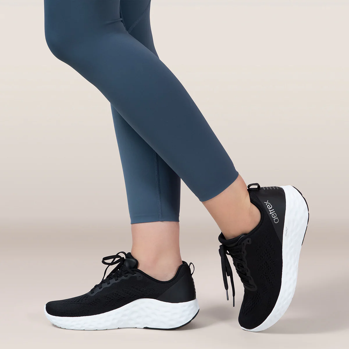 Aetrex Danika Arch Support Sneaker in Black - Image 5