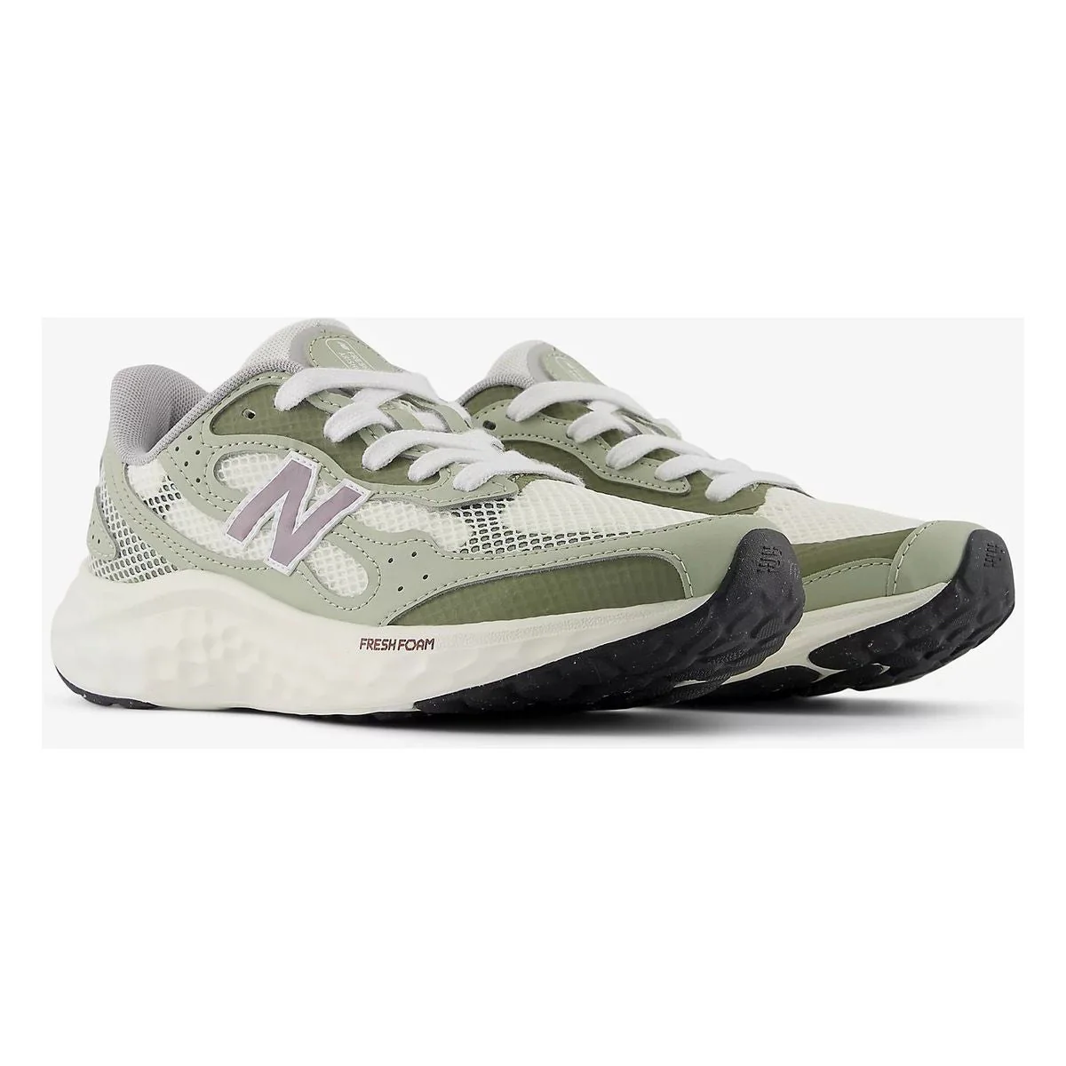 New Balance Women's Arishi V4 Running Shoe in Sea Salt/Olivine - Image 4