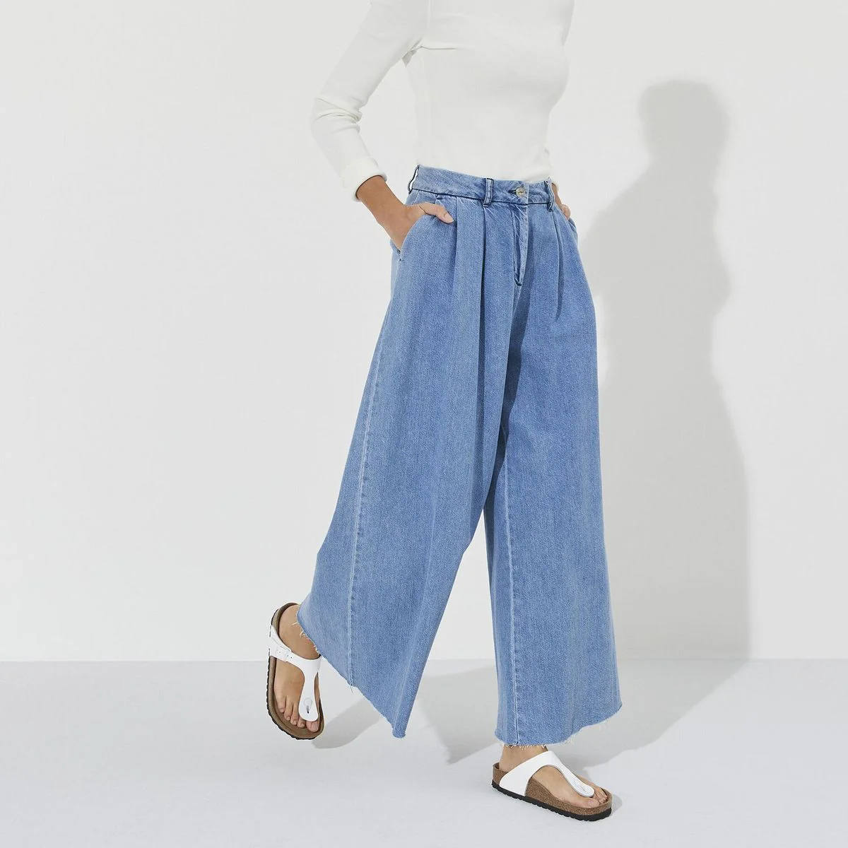 Birkenstock Gizeh Leather – White Patent - Image 8