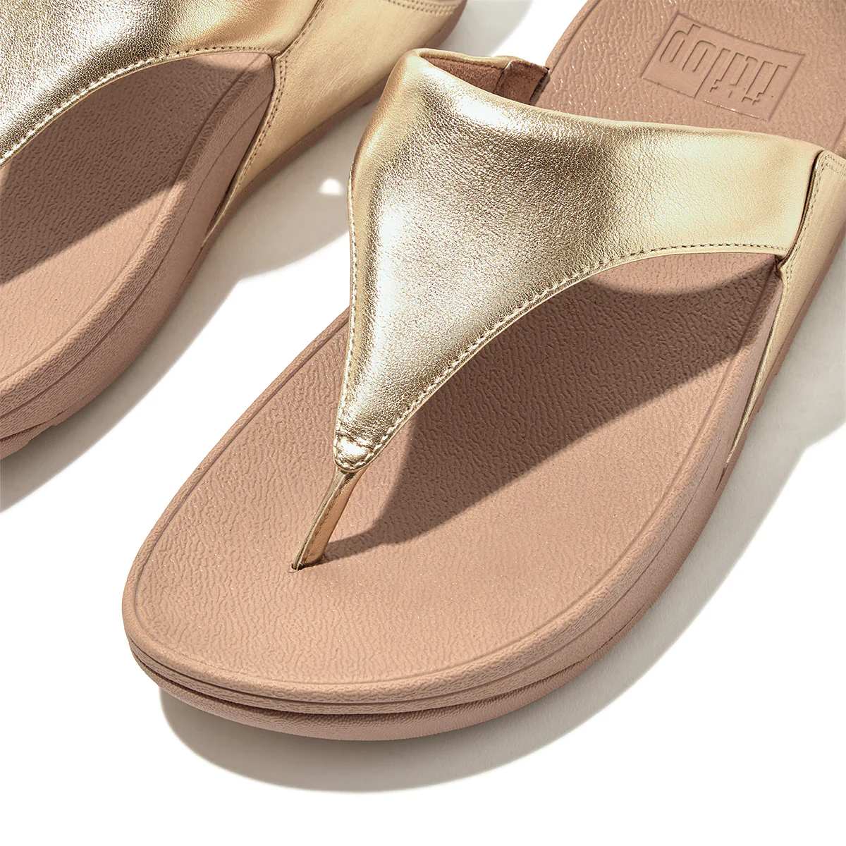 LULU Leather Toe-Post Sandals in Platino - Image 3