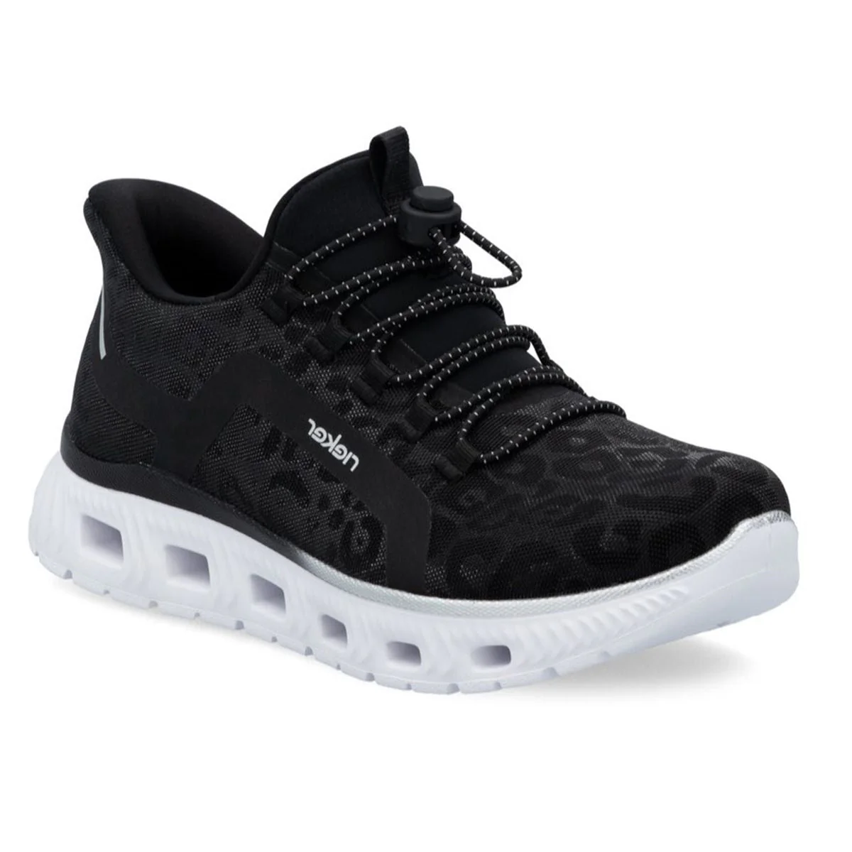 M6066 Ready to Go Sneaker