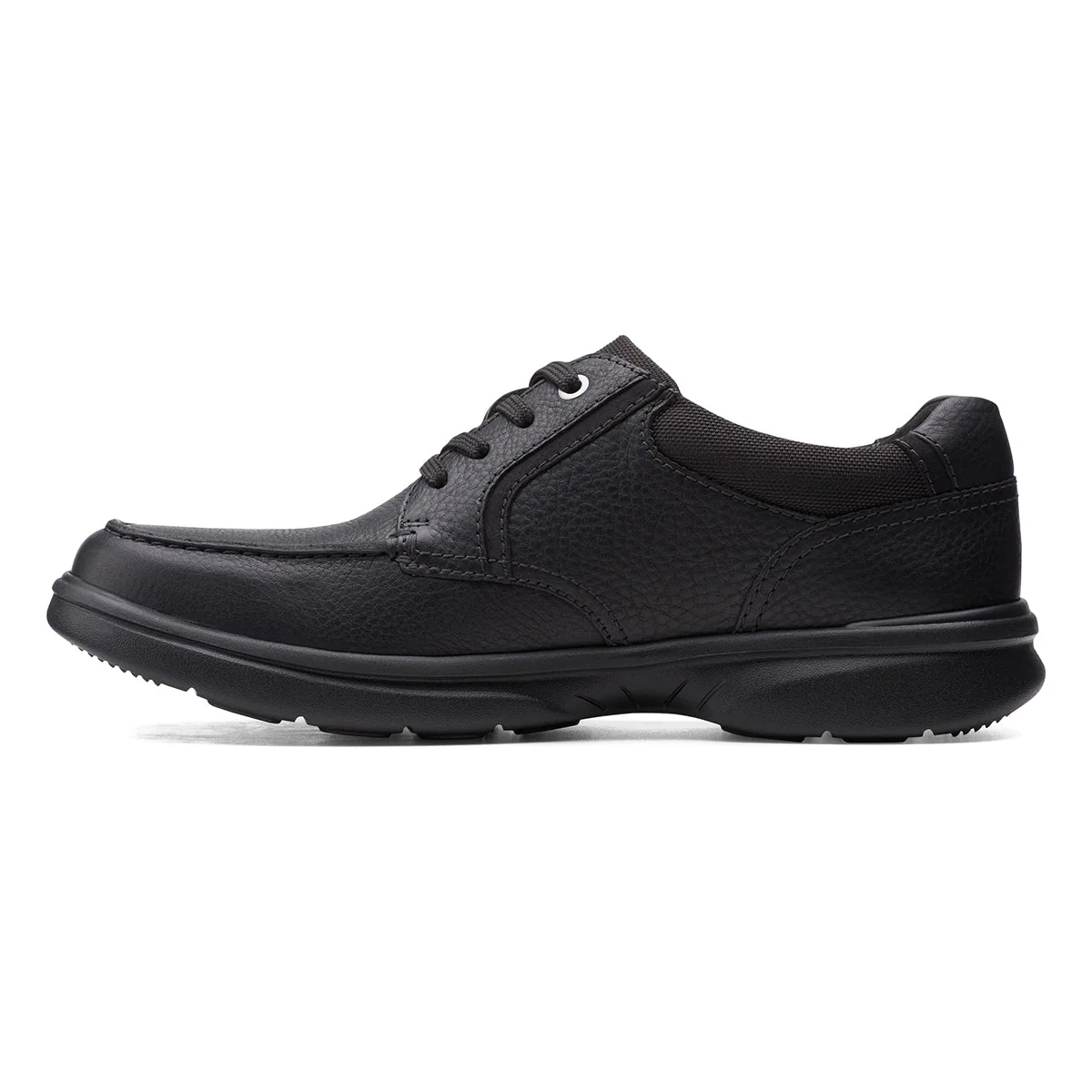 Clarks Men's Bradley Vibe Lace Up in Black - Image 4
