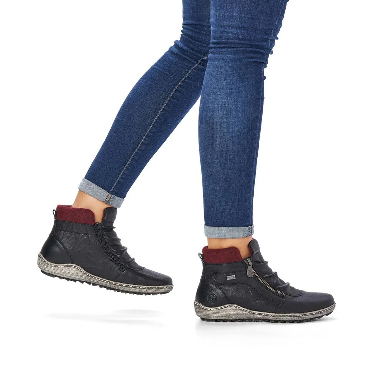 Remonte R1486 Zip Boot in Black - Image 7