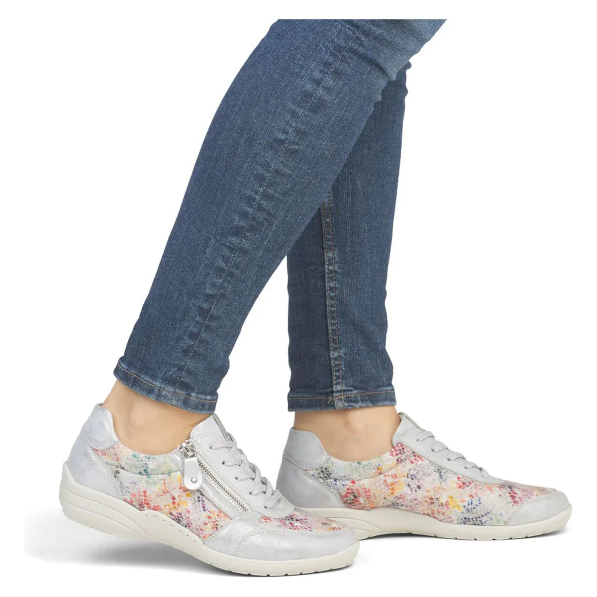 Remonte R7637 Women's Wide Shoes in Silver - Image 10