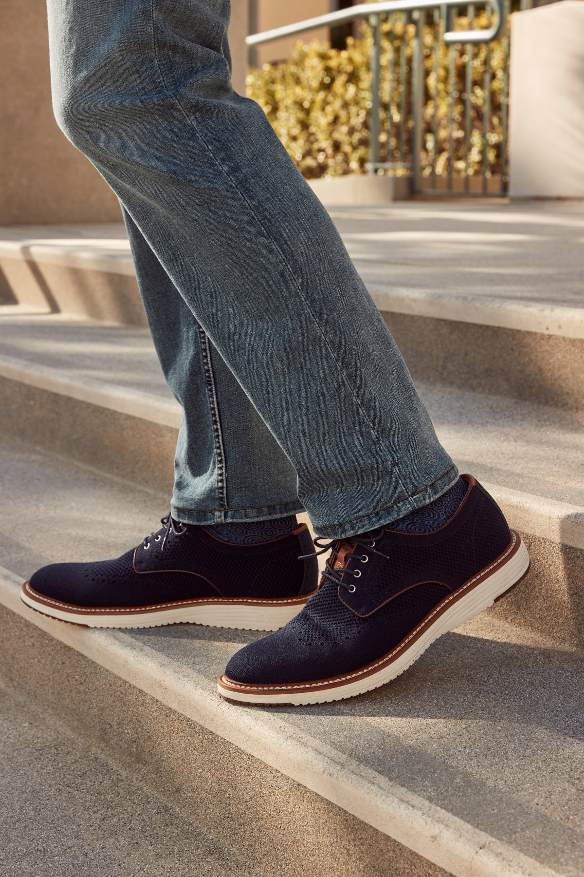 Johnston & Murphy Upton Knit Men's Dress Casual Shoe in Navy - Image 7