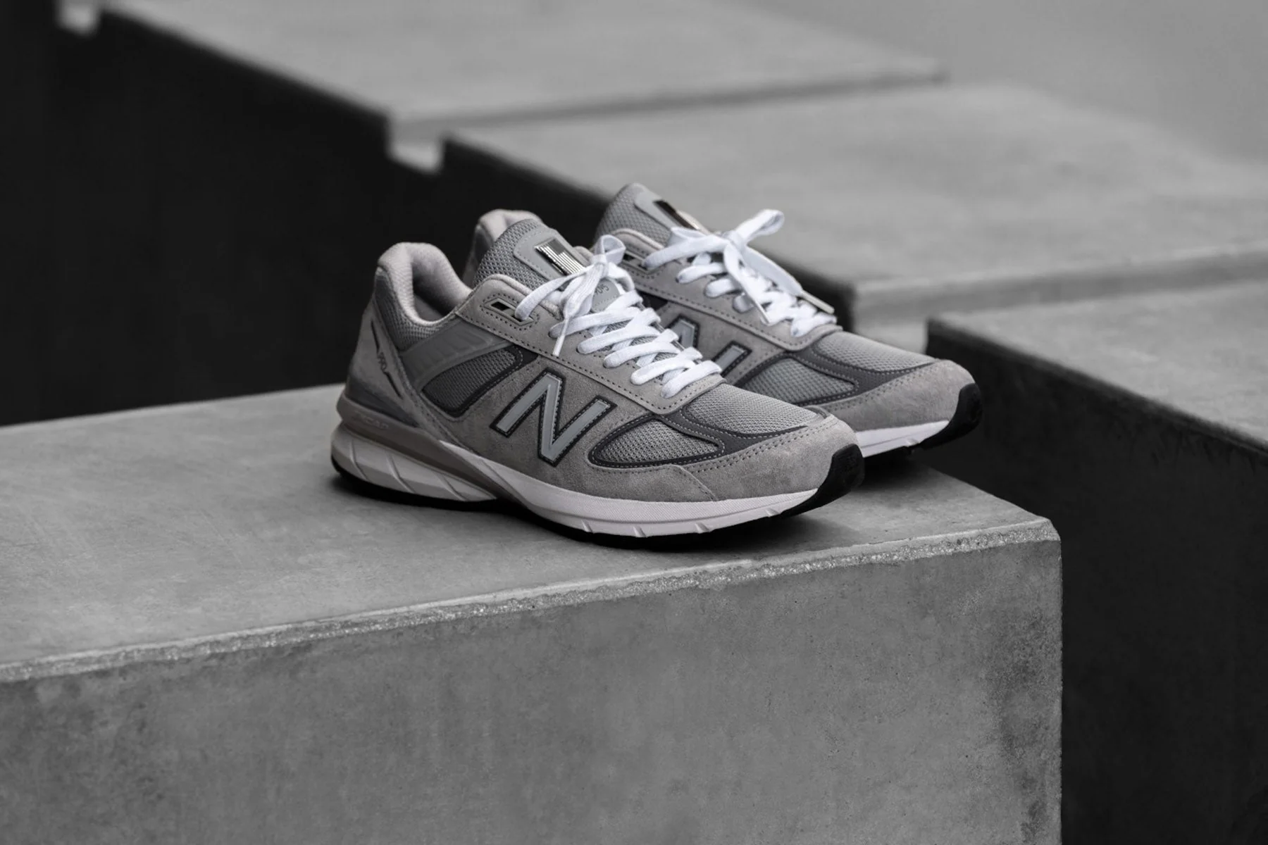 New Balance Women's 990v6 - Image 8