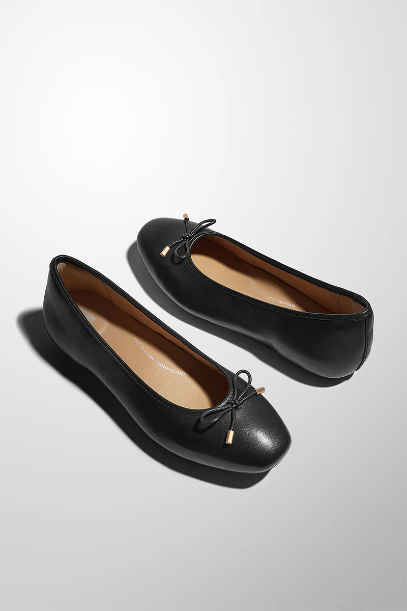 Fit Flop Delicato Bow Women's Leather Ballet Flats in Black - Image 4